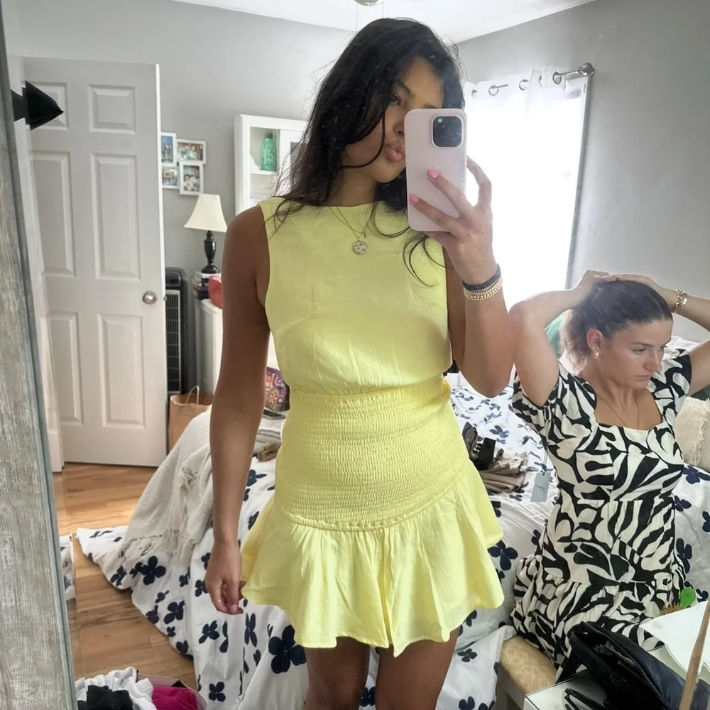 Hello Molly Yellow Mini Dreas - Picture 4 of 4